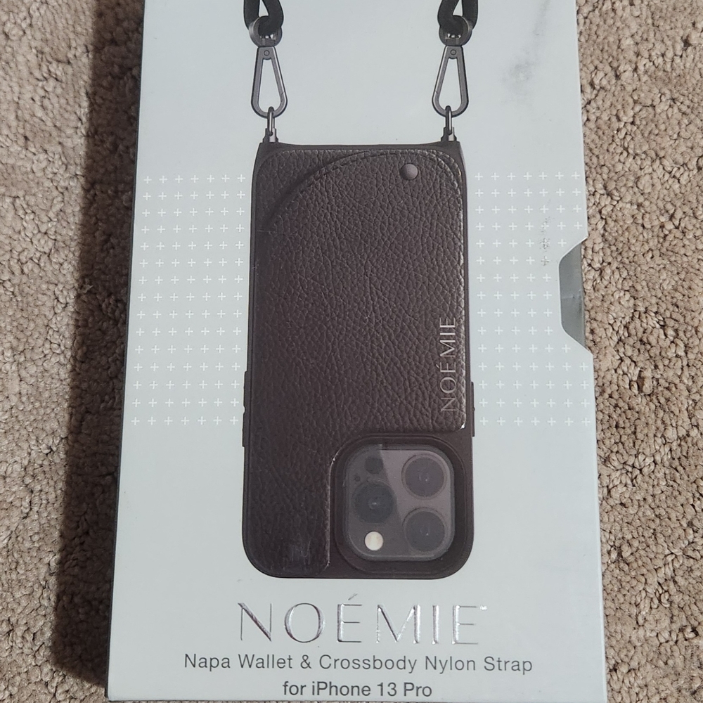 Noemie Apple iPhone 13 Pro Wallet & Case